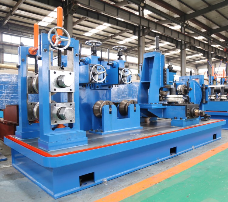 welder- straight seam welded pipe mill.jpg